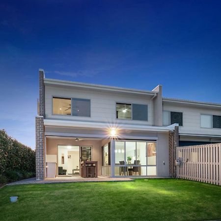 Fairway Village @ Windaroo Lakes Golf Club Esterno foto